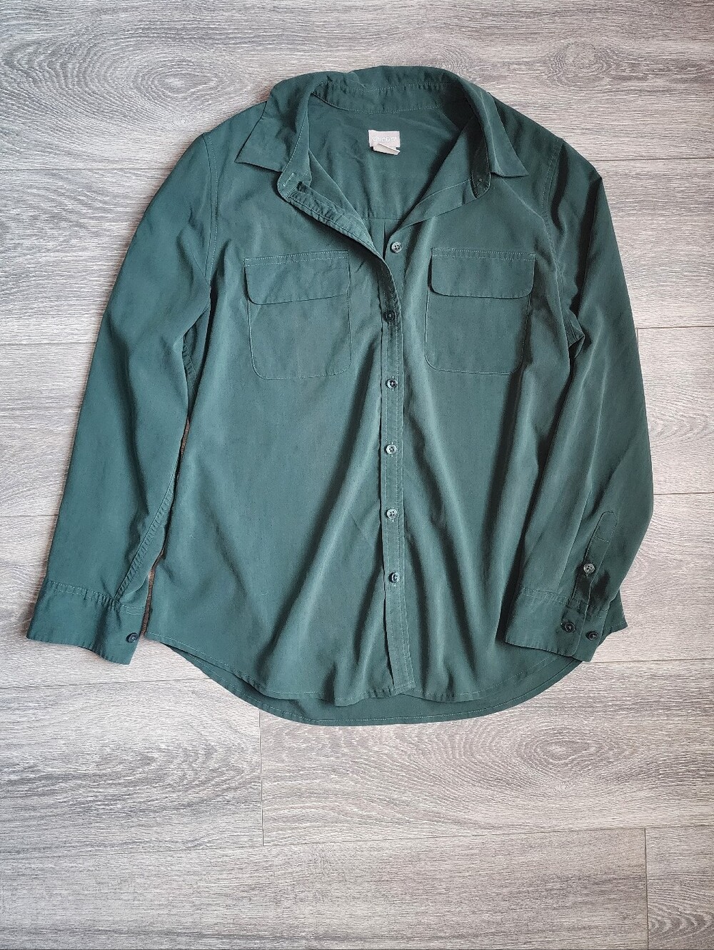 Chico's Women's Emerald Green Button-Down Shirt Size Medium Career